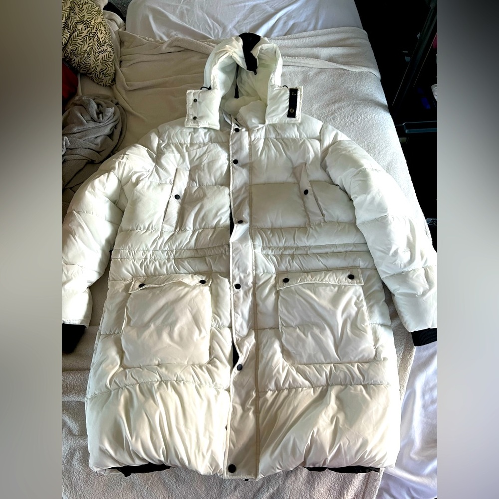 Boohoo 3/4 length puffer jacket 4XL white and black BRAND NEW!!!